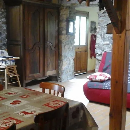 Chalet De Charme Pyrenees בקתה