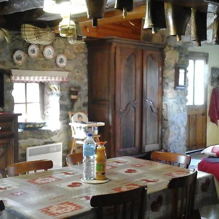 Chalet De Charme Pyrenees בקתה