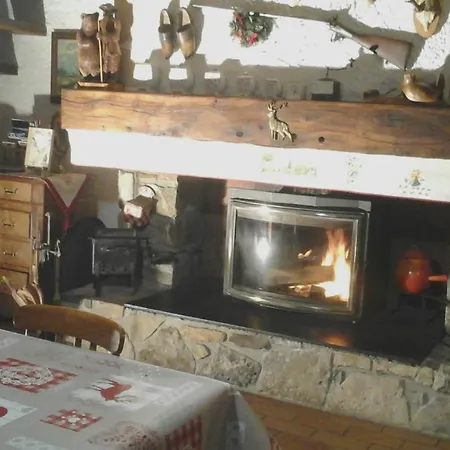 Chalet De Charme Pyrenees בקתה *
