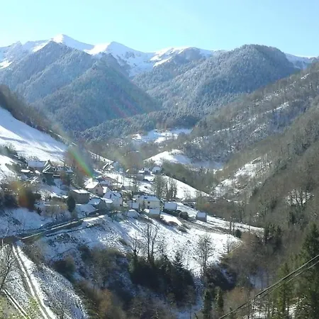 Chalet De Charme Pyrenees בקתה