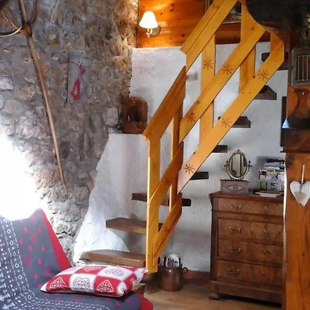 Chalet De Charme Pyrenees בקתה *