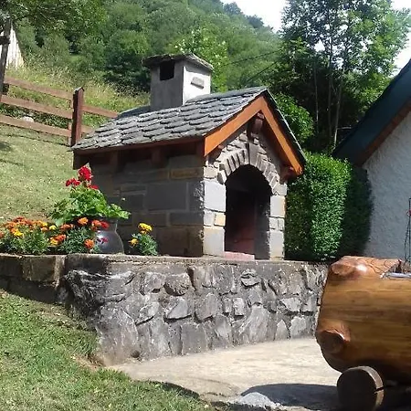 Chalet De Charme Pyrenees בקתה *